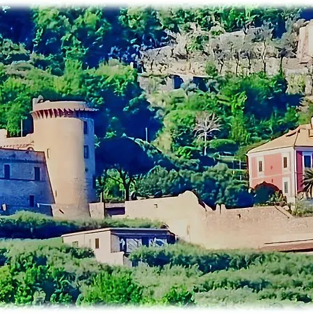 Relais Al Castello 卡斯特拉玛雷帝斯达比亚