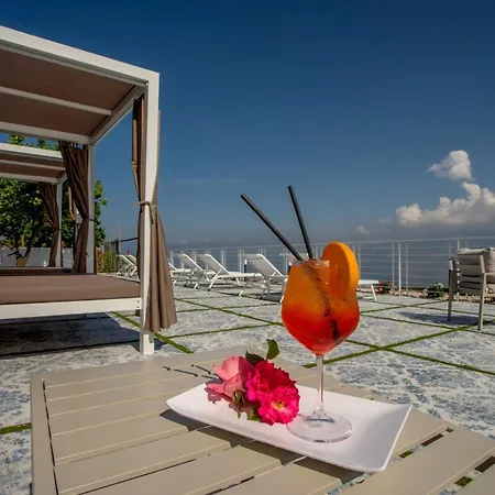 فندق مبيت وإفطار Relais Al Castello 4*